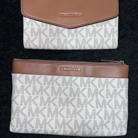 Michael Kors 3 in 1 Bag - Picture 11 of 12